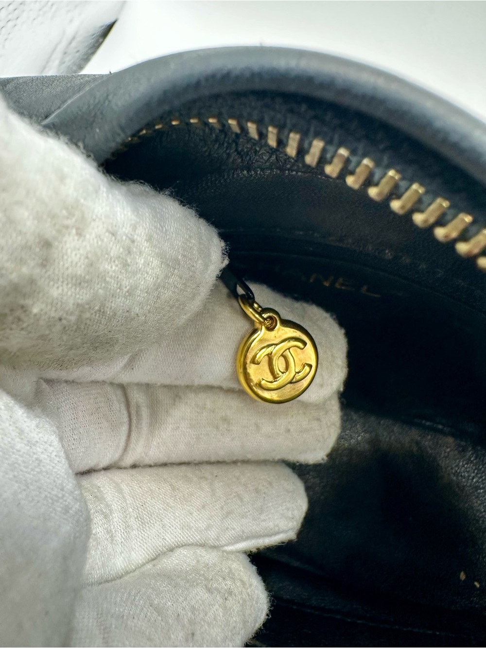 CHANEL Vintage Black Quilted Leather Crossbody with 24K Gold CC and Tassel - Picture 10 of 13